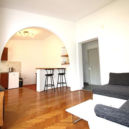 Makarska Centre & Free Private Parking Apartment Екстериор снимка