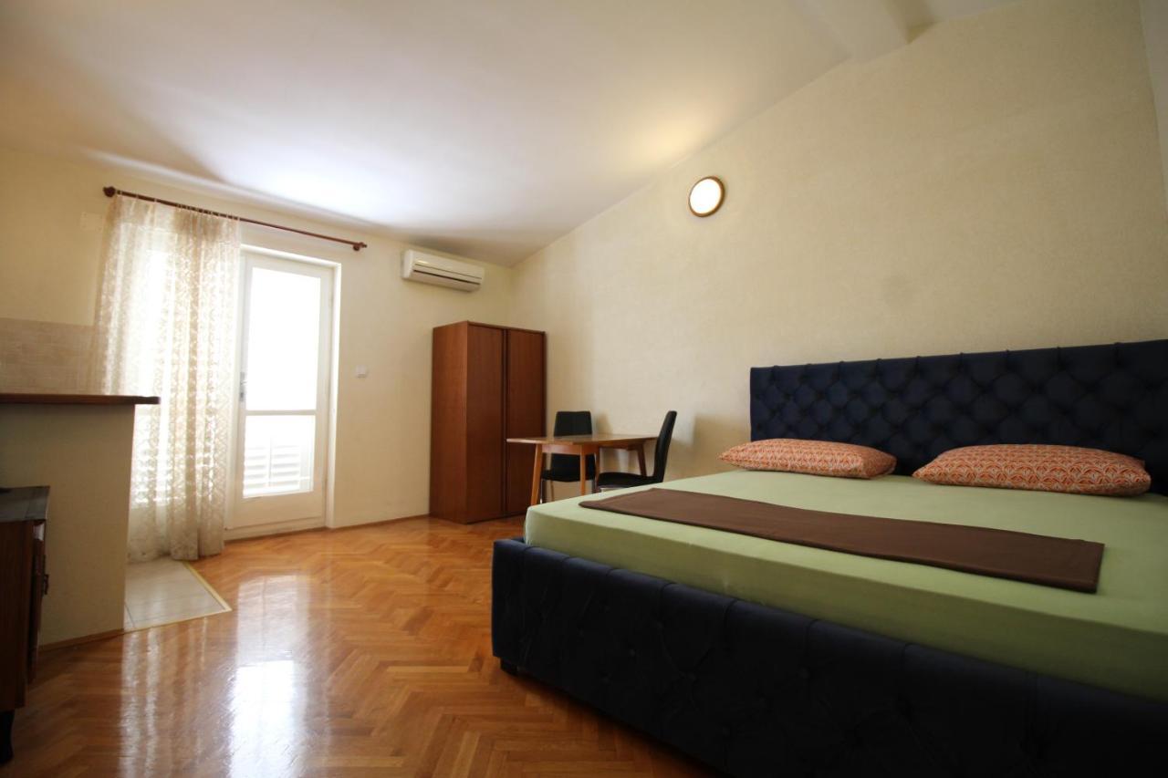 Makarska Centre & Free Private Parking Apartment Екстериор снимка